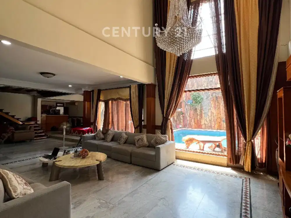 Rumah 1,5 Lt  Bagus ,Ada Swimming Pool, Pulomas, JaktimS9813