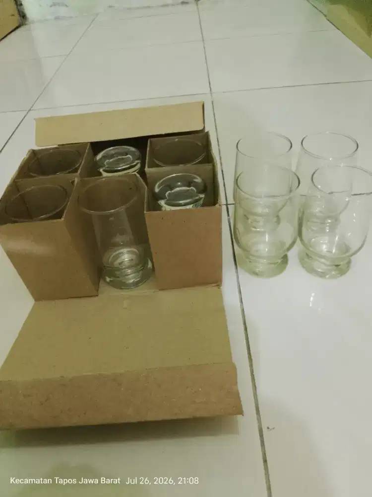 10 Gelas dan tempat sendok keramik