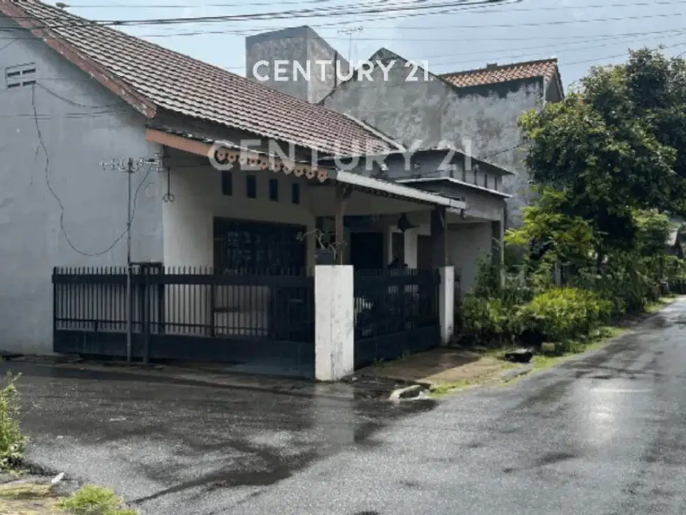 Rumah Dalam Komplek Nyaman Strategis Di Kayu Putih S9726