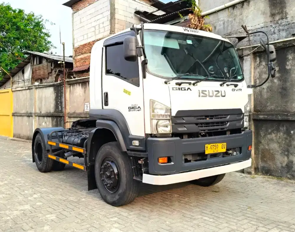 antik Isuzu Giga engkel 4x2 GVR Tractor head kepala trailer 2025