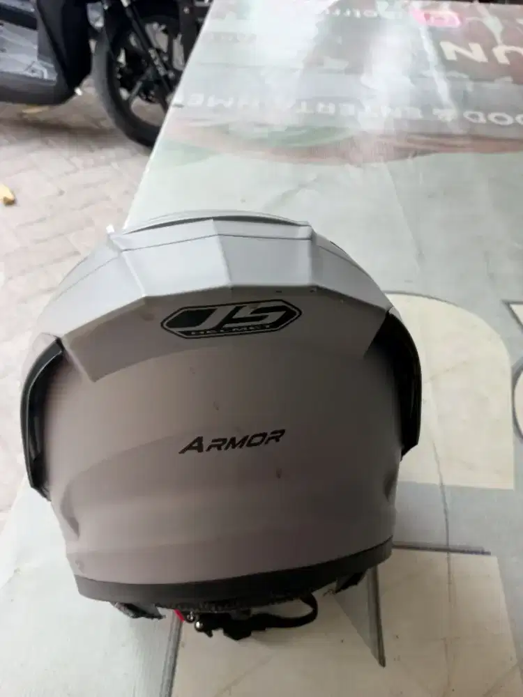 helm JS armor, pemakaian belum ada sebulan ,no minus