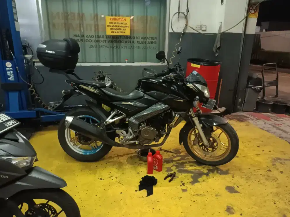 Kawasaki Bajaj Pulsar NS200