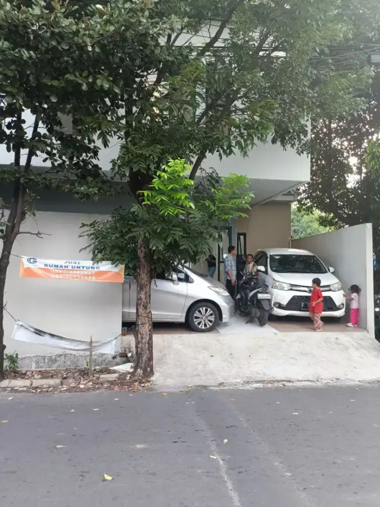 ARCA HOUSE Puri Beta–Rumah Mewah 2,5 Lantai, Rooftop, Carport 2 Mobil