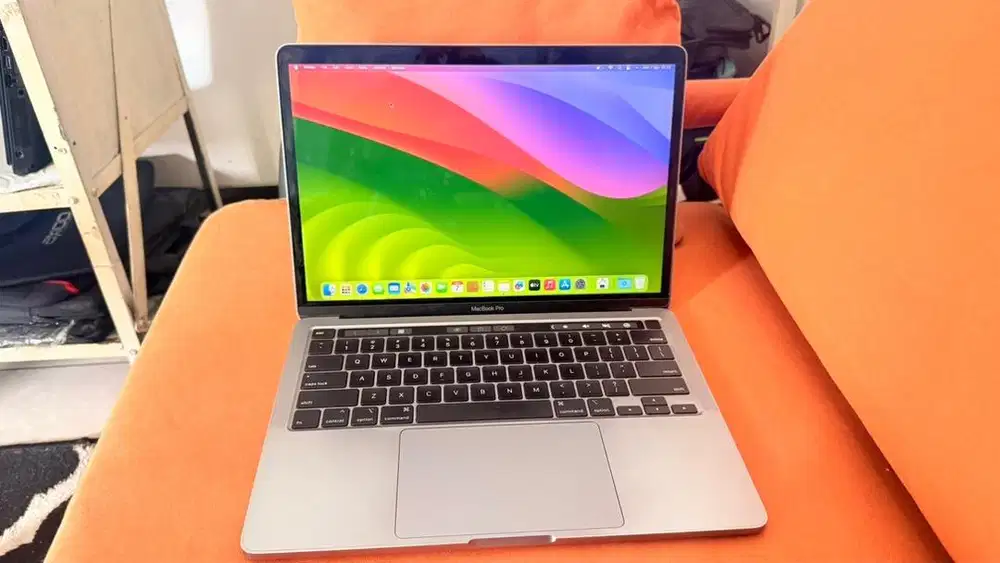 Macbook Pro 2020 Core i5 Cakep
