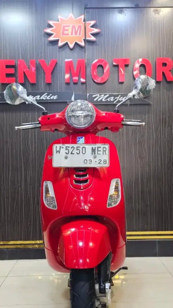 ENY MOTOR - READY VESPA LX 125 IGET TAHUN 2023 - SIAP PAKAI