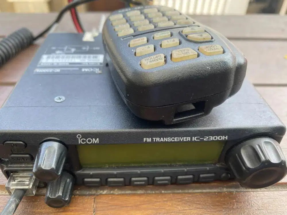 Radio Komunikasi icom ic 2300H