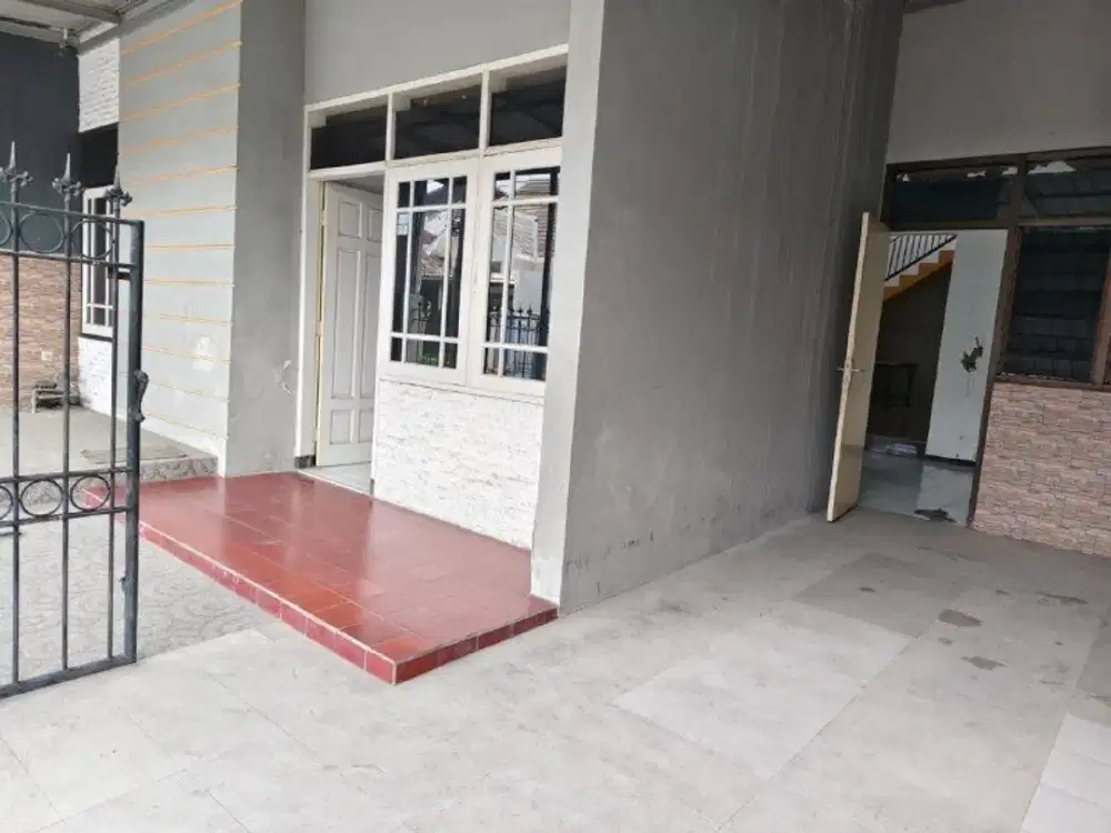 rumah Rungkut Mapan 1,5 lantai