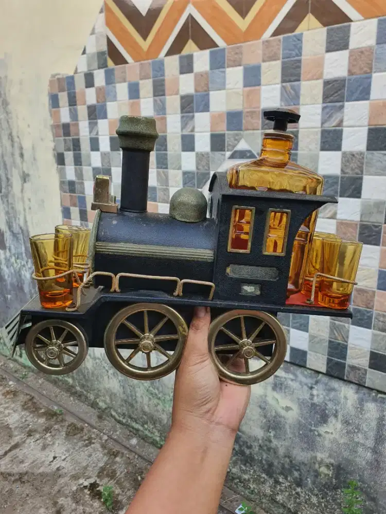 Kereta lokomotif antik