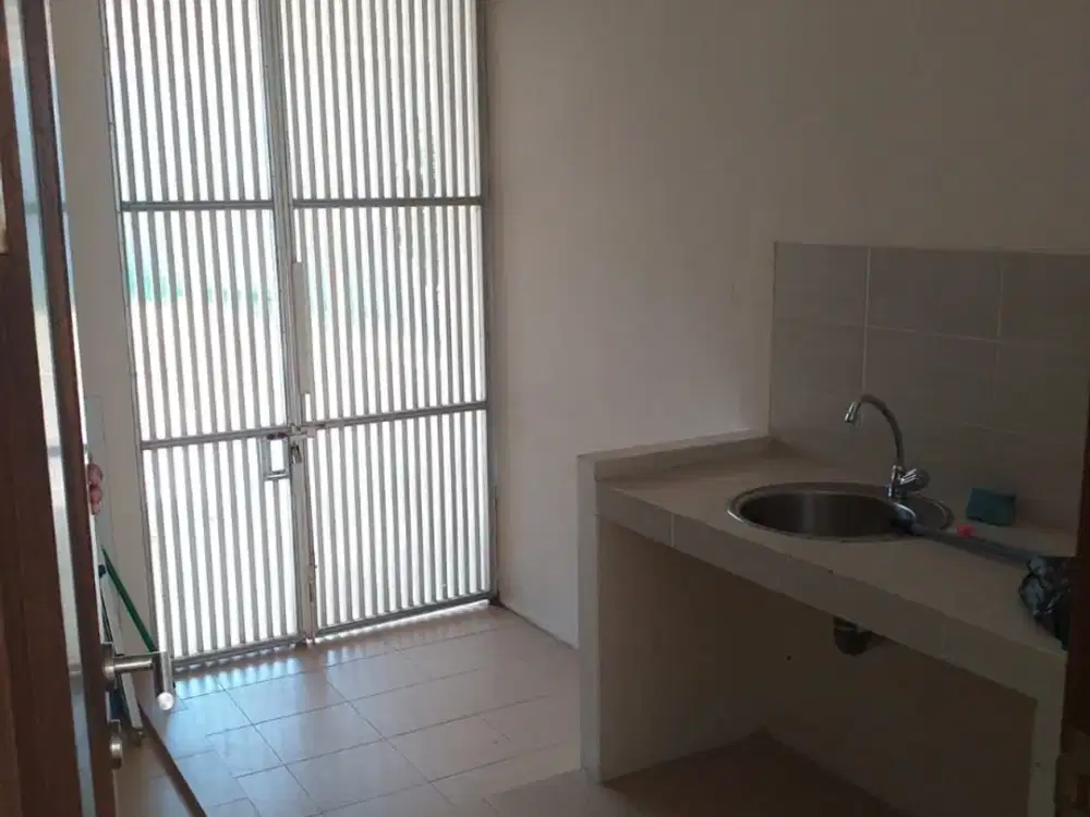 Disewakan Rumah Villa Sentra Raya