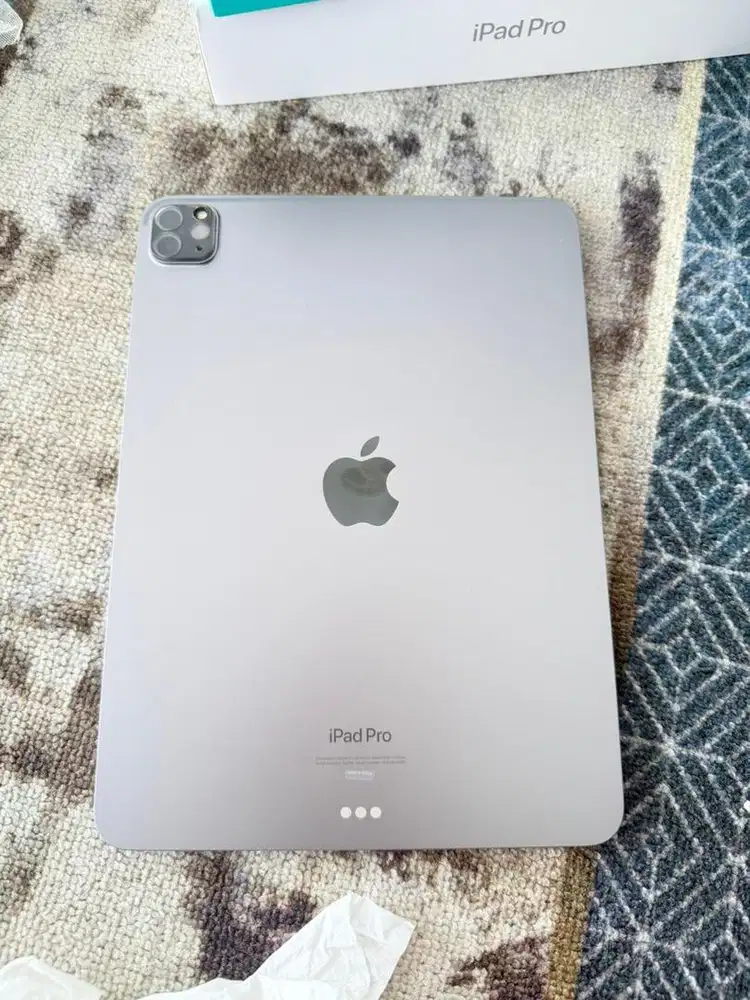 iPad Pro 11 Gen 4 M2 128GB Mulus + Keyboard + Case