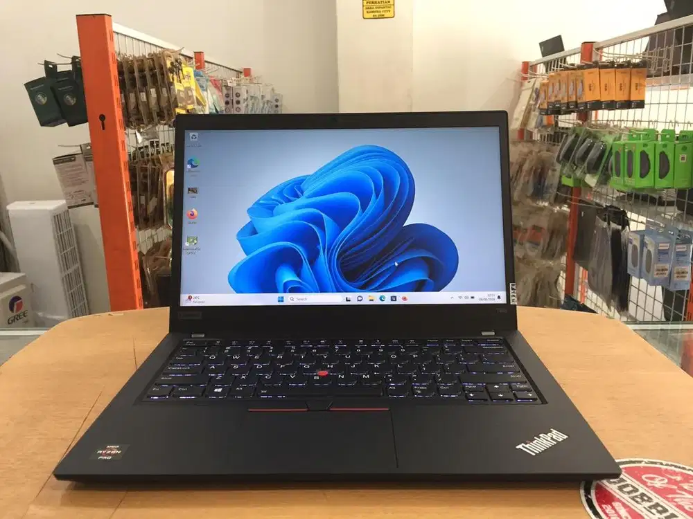 Lenovo ThinkPad T495 AMD Ryzen 5 Pro Ram 24GB SSD 256GB VGA 2GB Touch
