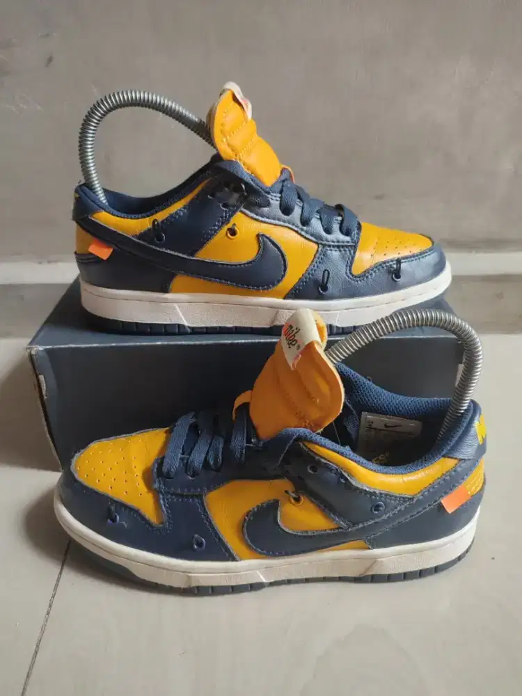 Sepatu Nike university gold size 36.5