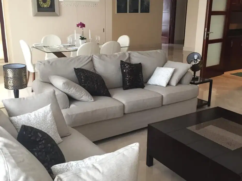 Dijual / Disewakan Apartemen SCBD Suites 2 Bedroom Size 165 m2 Kondisi Furnished