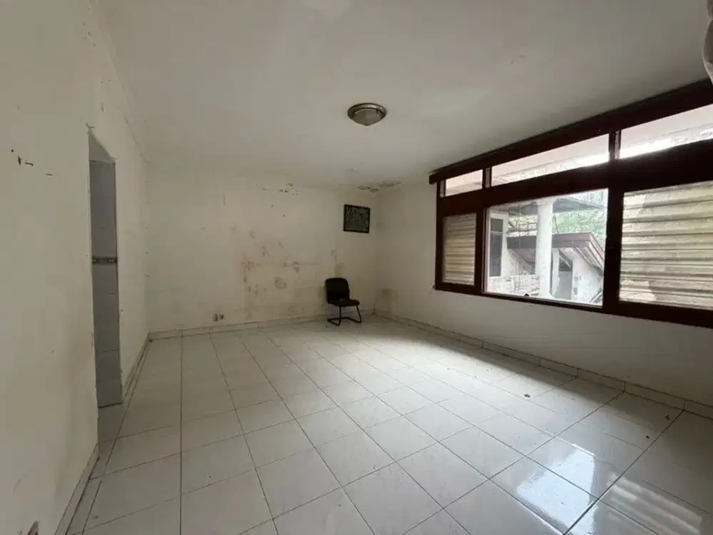 DISEWAKAN RUMAH HITUNG TANAH COCOK UNTUK PADEL, DI WIJAYA TIMUR KEBAYORAN BARU