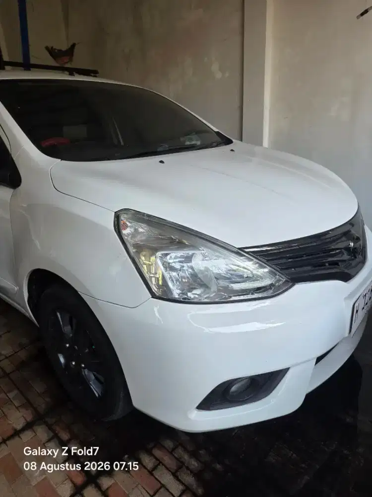 Nissan Grand Livina guanteng
