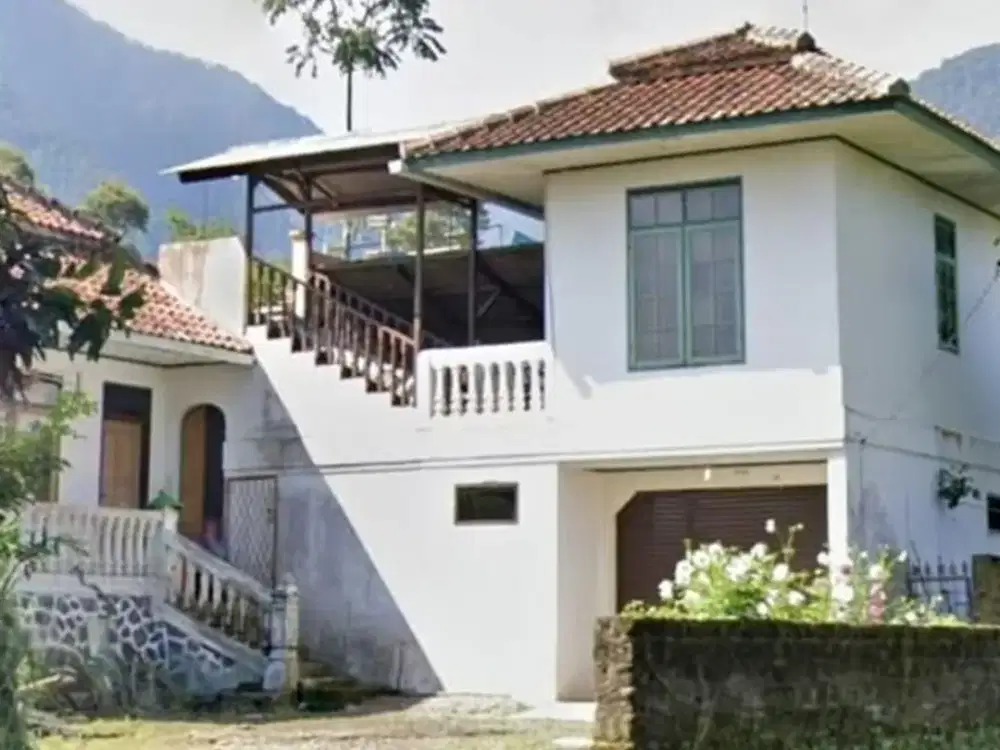 DIJUAL Rumah Dengan Tanah Yang Luas Di Daerah Bandung