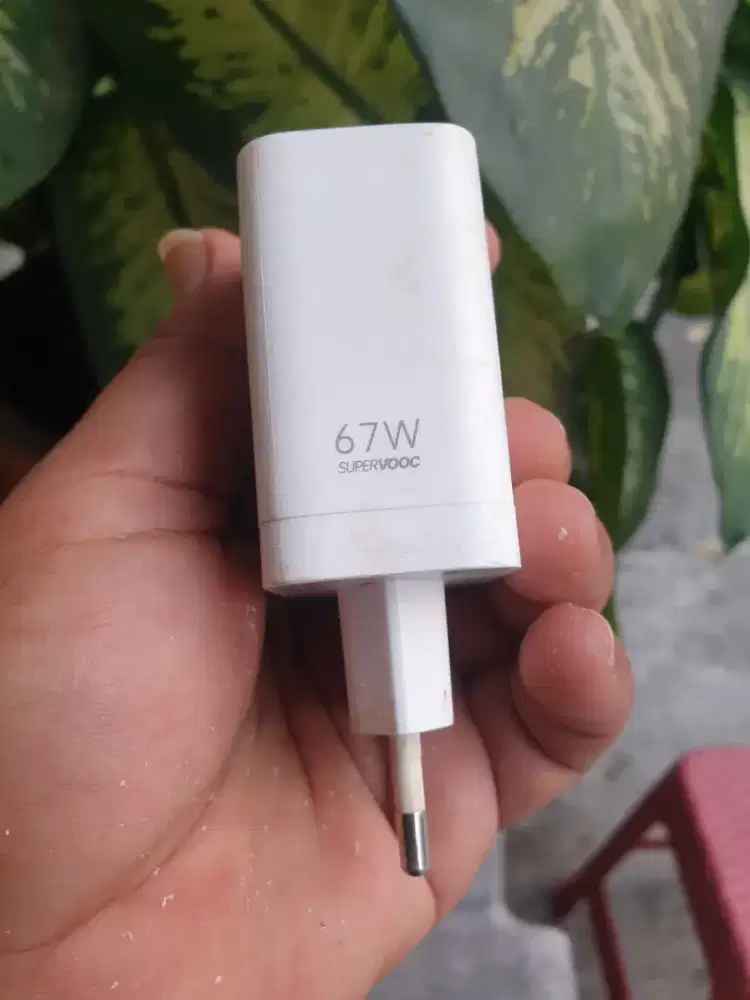 Batok charger oppo 67 watt