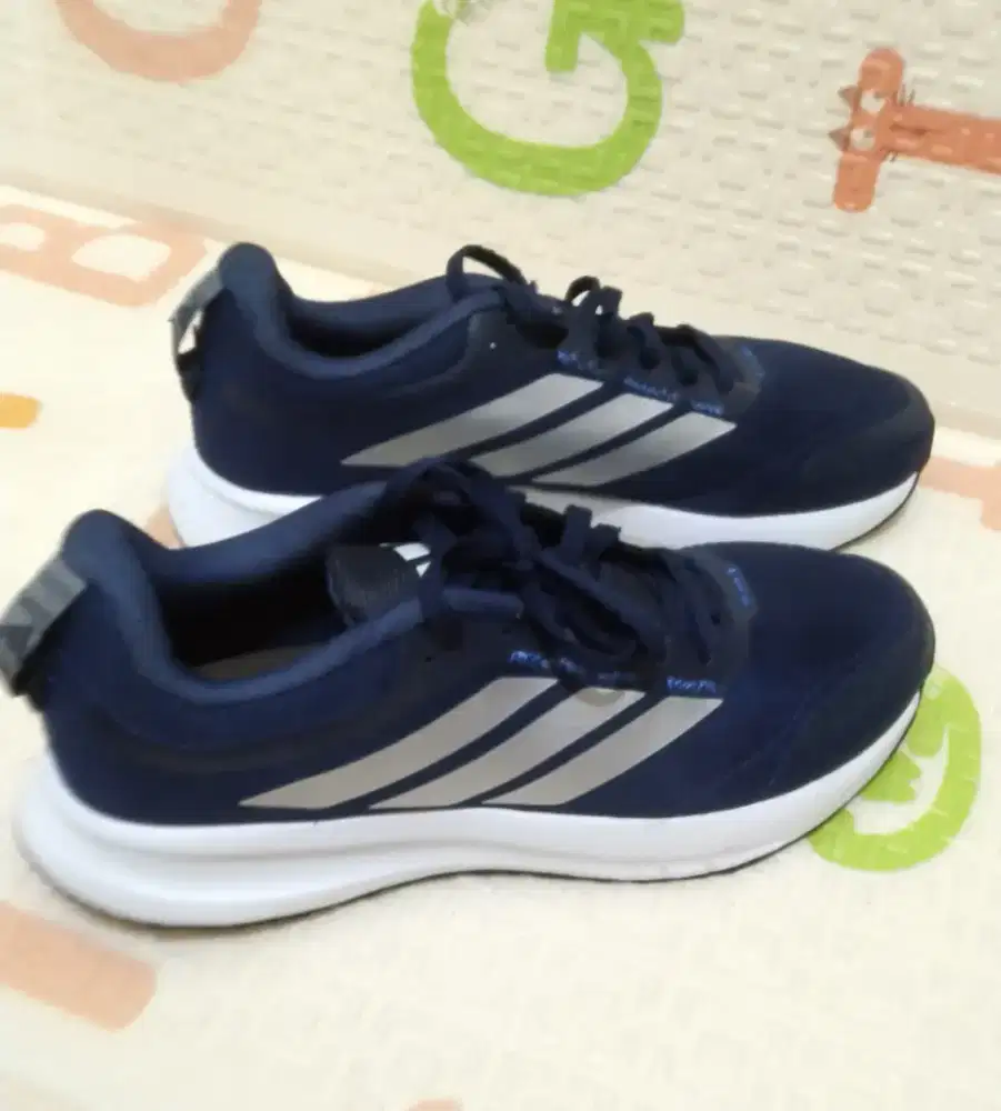 Sepatu olahraga dan fashion