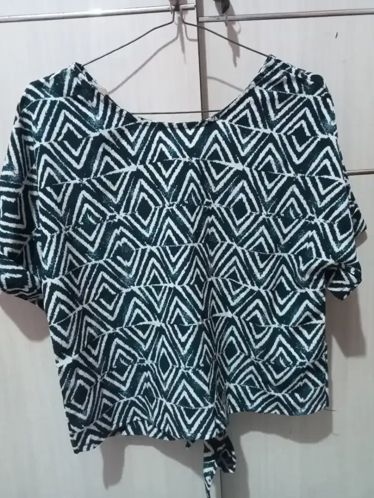 Blouse cewek geometrissl
