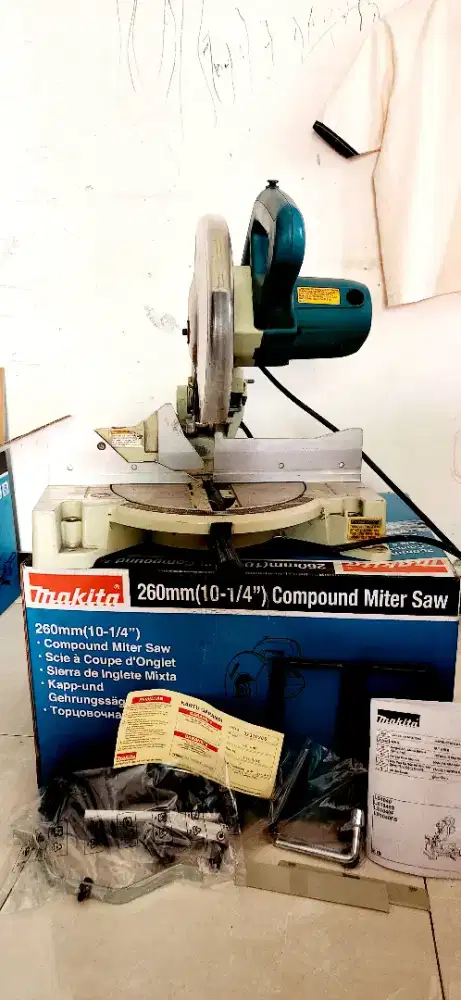 Dijual MESIN POTONG MAKITA LS1040
