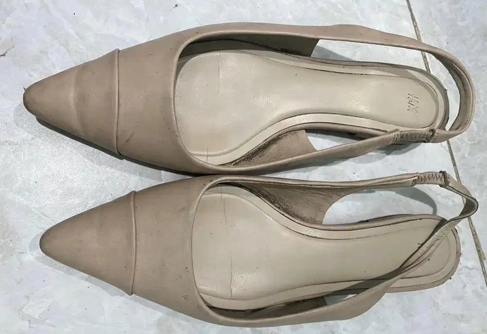 Sepatu cream hm