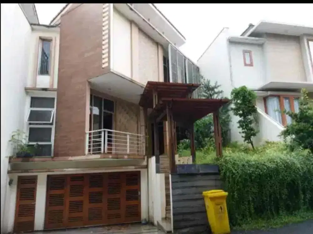 Rumah Cantik Unik strategis di lebak bulus