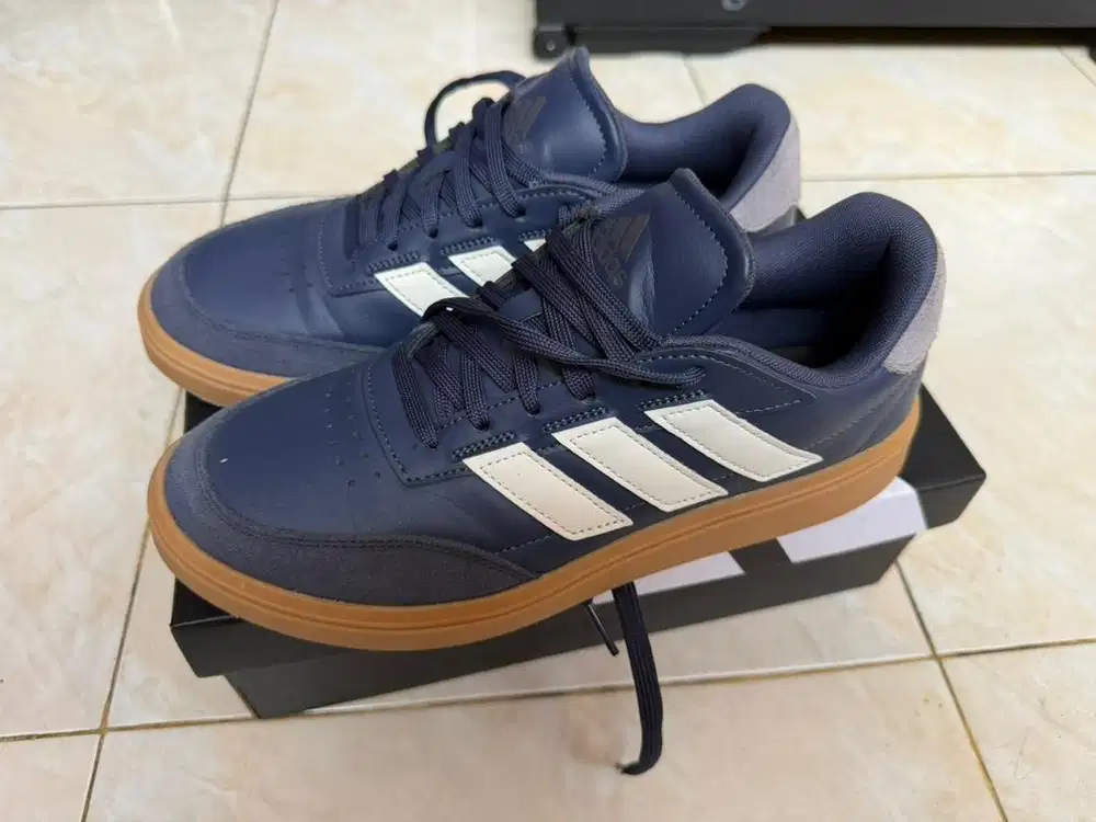 Sepatu adidas ori