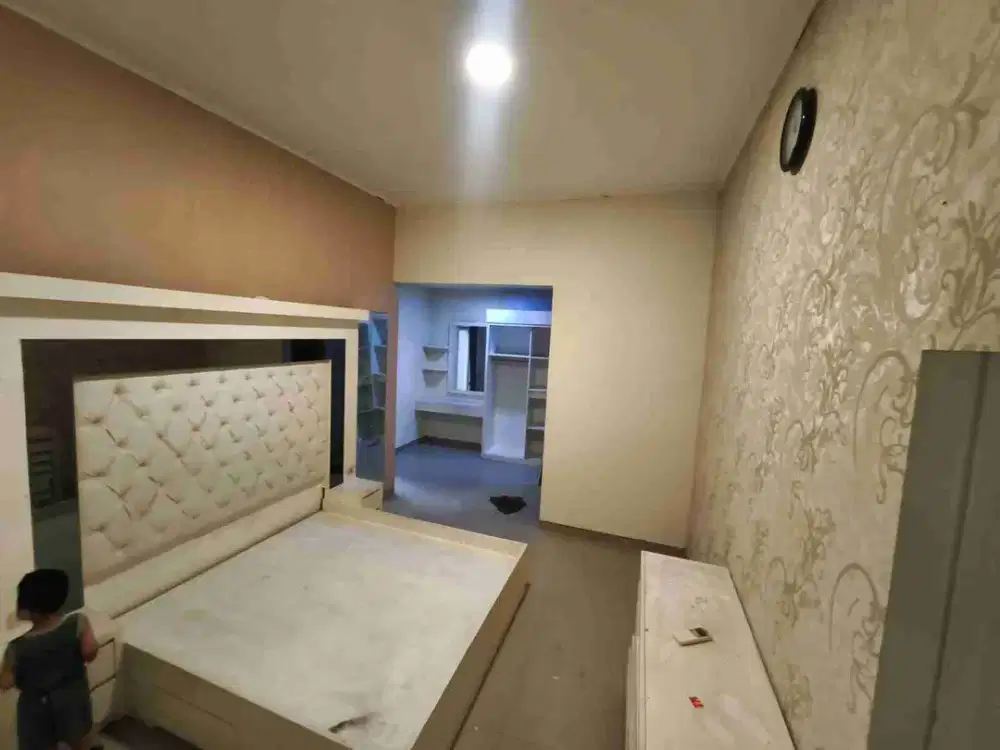 Simpang Darmo permai Siap huni semi furnish dkt pakuwon citraland