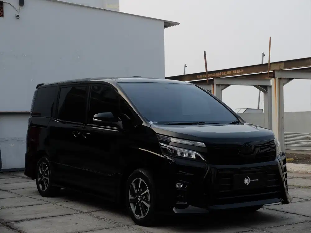 [ Tdp 35 jt] Toyota Voxy 2018