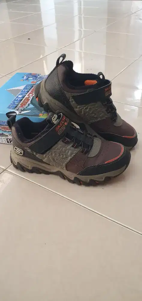 Skechers anak Remaja