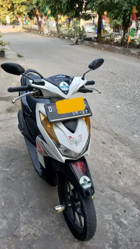 Beat tahun 2022 tangan pertama