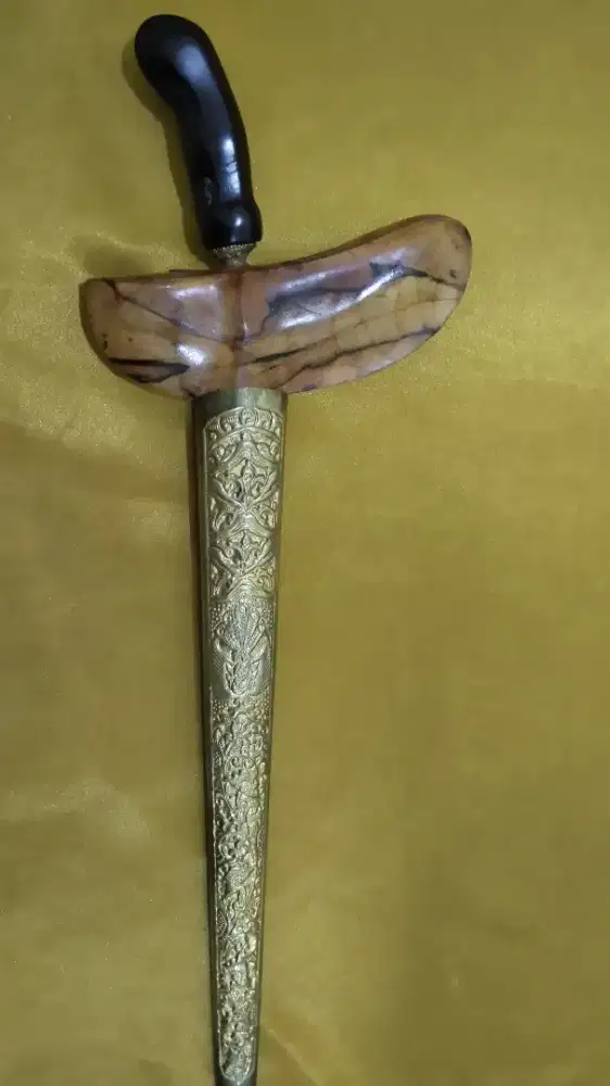 Keris Tejo kinurung sepuh