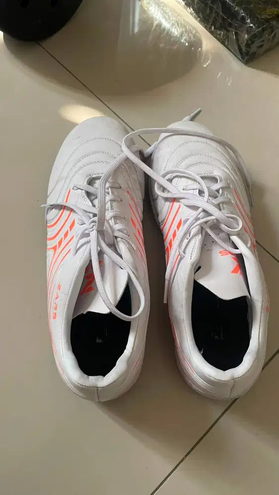 Sepatu Bola Zars size 43