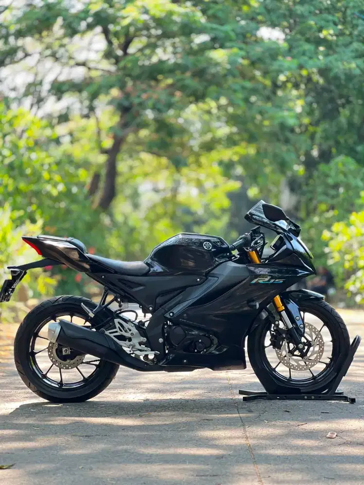 YAMAHA R15 V4 2023 HITAM KM 3K PAJAK PANJANG SIAP GASPOL