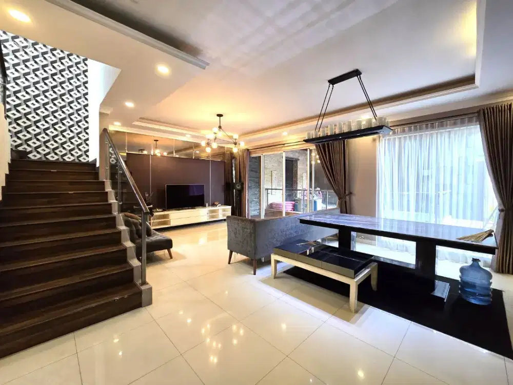 Rumah 2lt luas 12x20 240meter 4KT Cluster Palm Spring JGC Jakarta Garden City