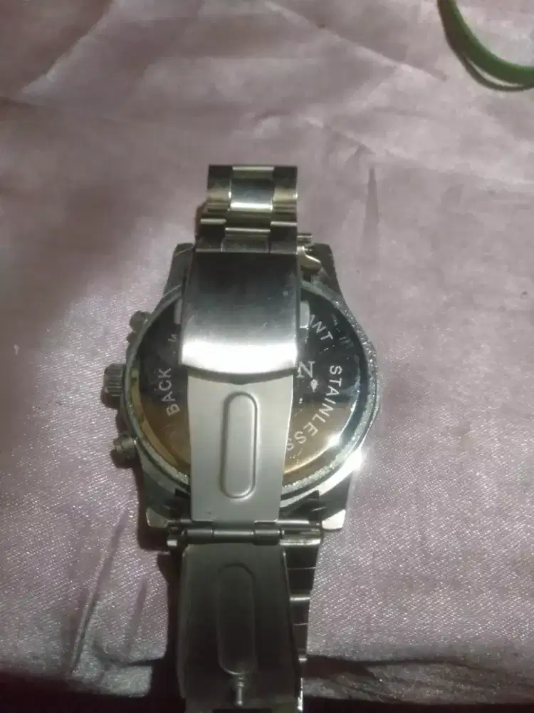 Di jual cepat jam tangan untuk pria merk weiguan murah