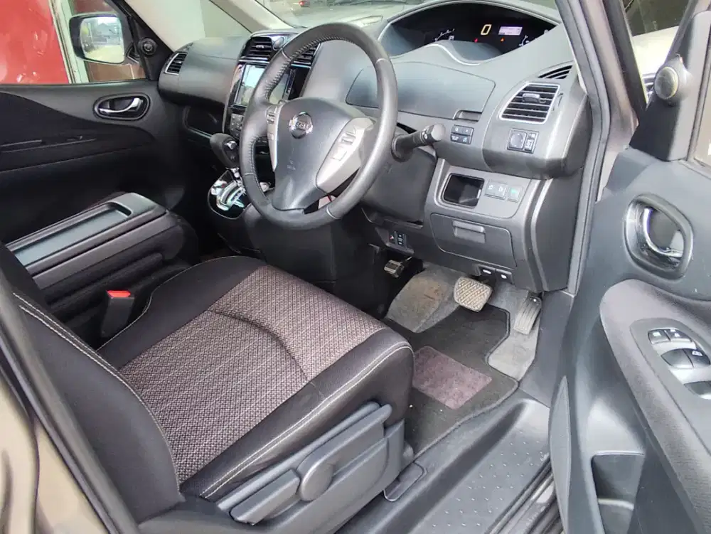 Nissan Serena 2.0 HWS AT 2017