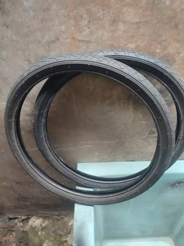 Ban sepeda lipat kenda