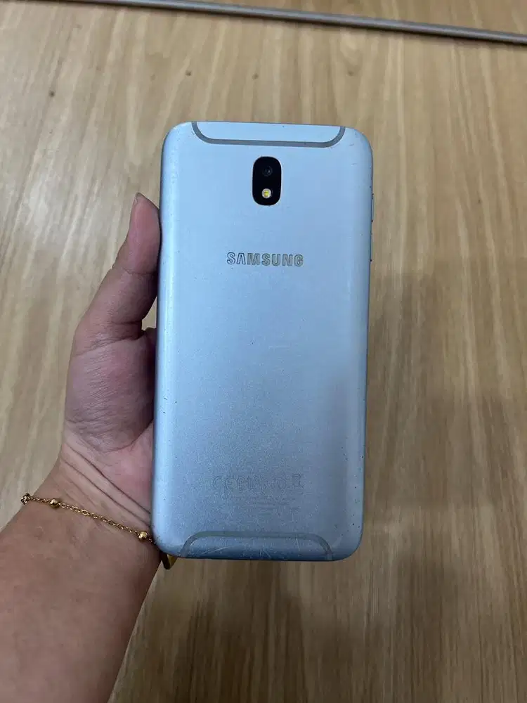 Samsung J7 pro bekas