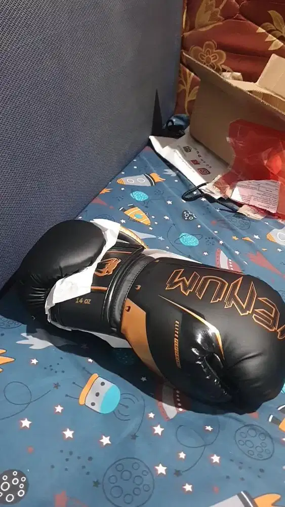 Boxing Glove Venum Elite Evo ukuran 14oz