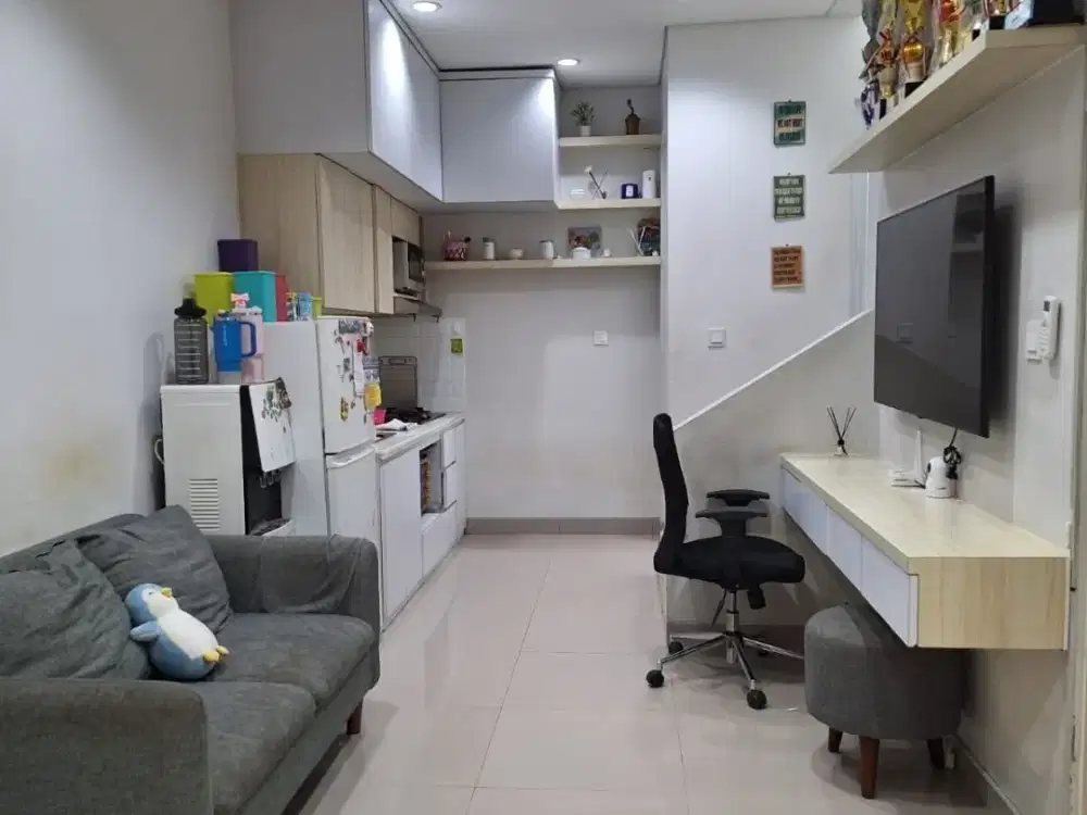 Dijual rumah 2 lantai siap huni di Taman Surya