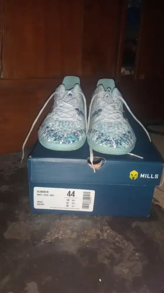 SEPATU BOLA Mills Gladion IN