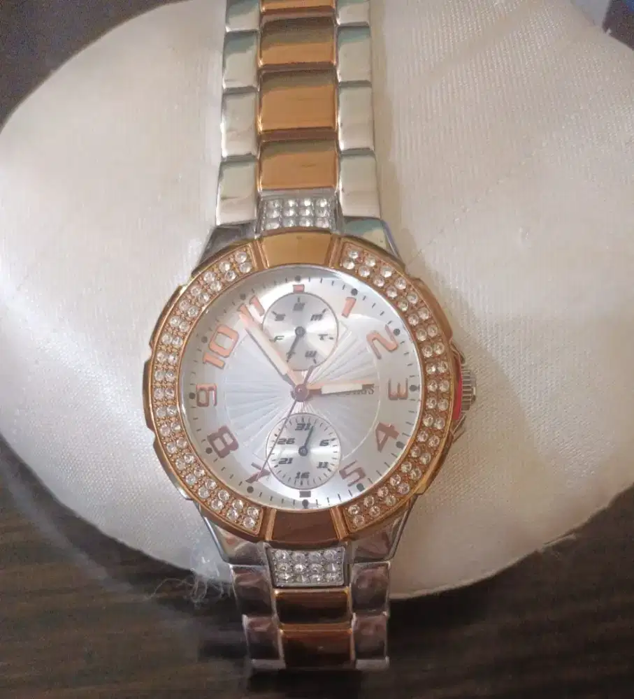 Dijual jam tangan Guess Original