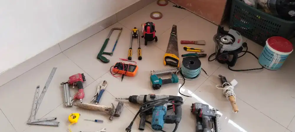 Perkakas (tools)