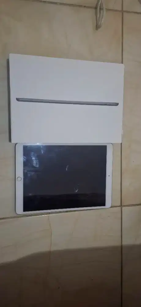 BU DIJUAL CEPAT IPAD AIR 3 256 GB INTER WIFI ONLY HARGA NEGO