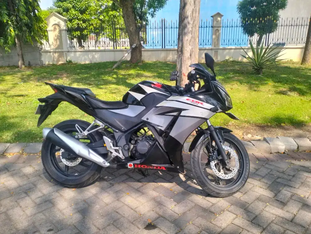 Honda CBR 150 2015 lengkap hidup
