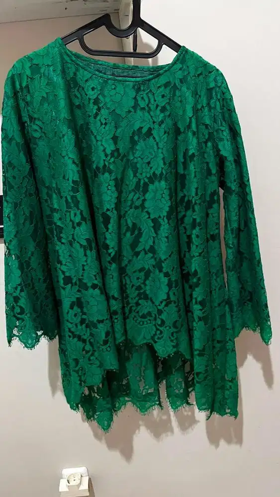 Kebaya kondangan wisuda rok batik hijau (PAKET)