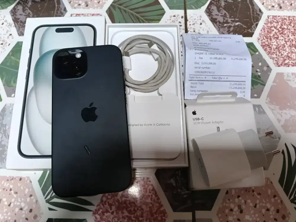 iPhone 15 Black 128 GB IBOX Garansi ON
