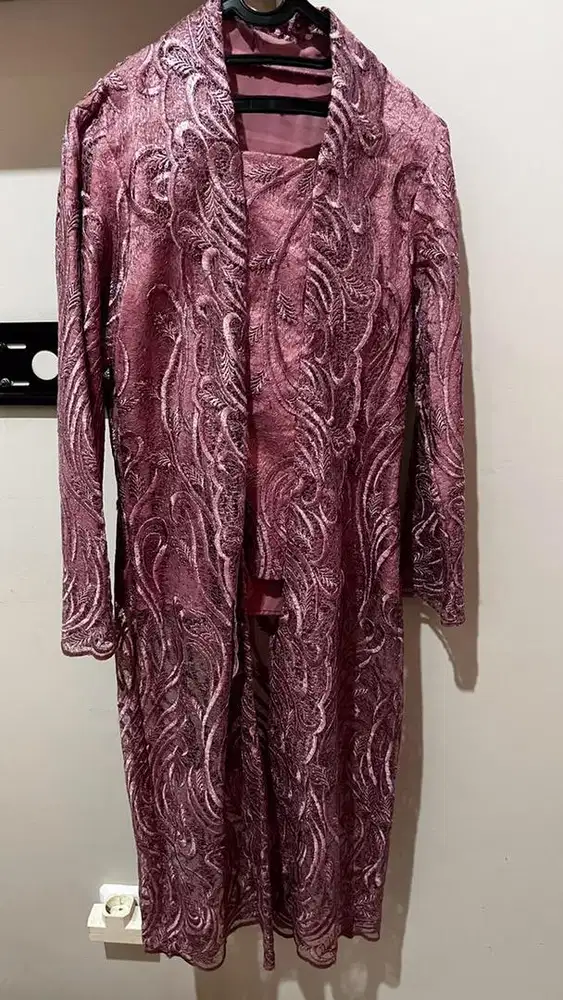 Kebaya kondangan wisuda rok batik ungu pink (PAKET)