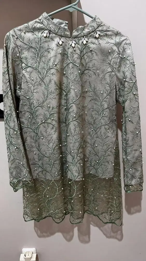 Kebaya kondangan wisuda mote hijau mint LD100cm